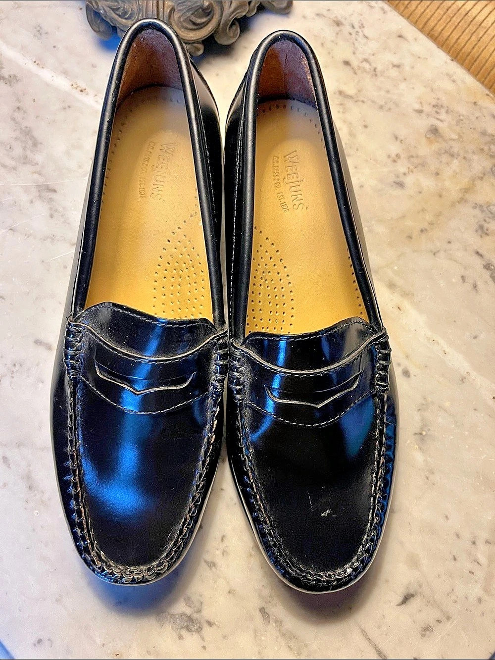 Women’s Bass Weeguns Black Leather Loafers